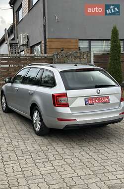 Універсал Skoda Octavia 2015 в  фото 40 Універсал Skoda Octavia 2015 в