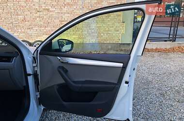 Універсал Skoda Octavia 2014 в  фото 21 Універсал Skoda Octavia 2014 в