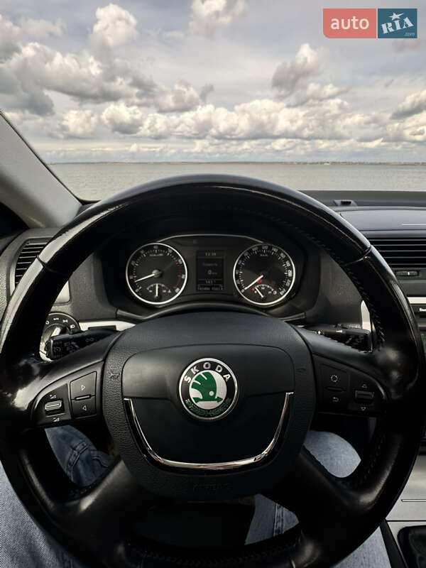 Лифтбек Skoda Octavia 2009 в Одессе