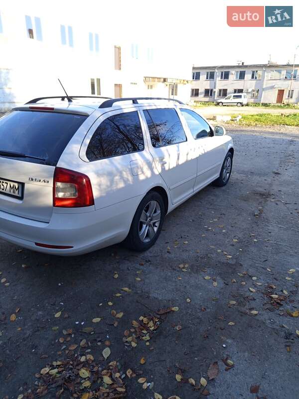 Универсал Skoda Octavia 2011 в Стрые
