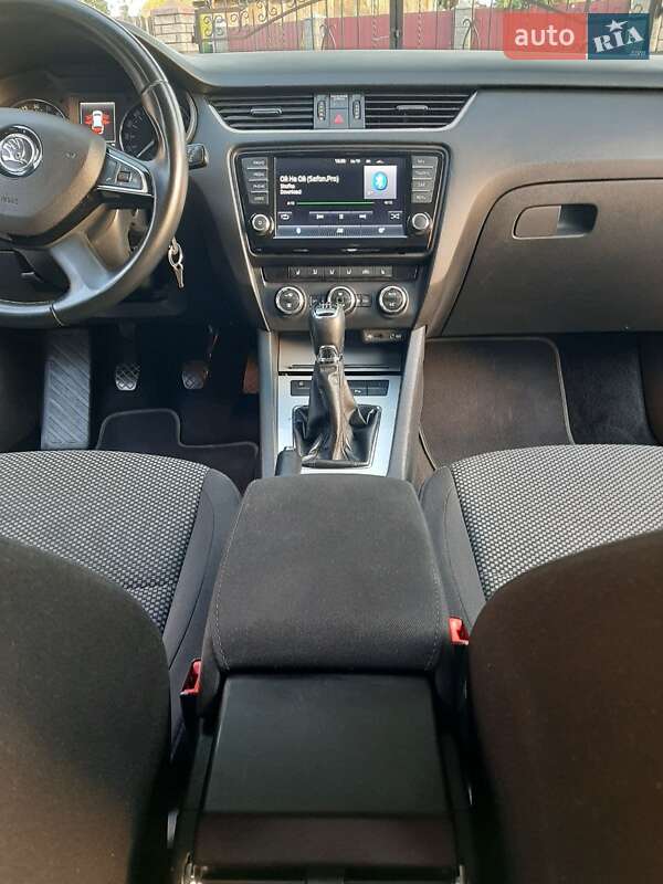 Універсал Skoda Octavia 2015 в Калуші фото Універсал Skoda Octavia 2015 в Калуші