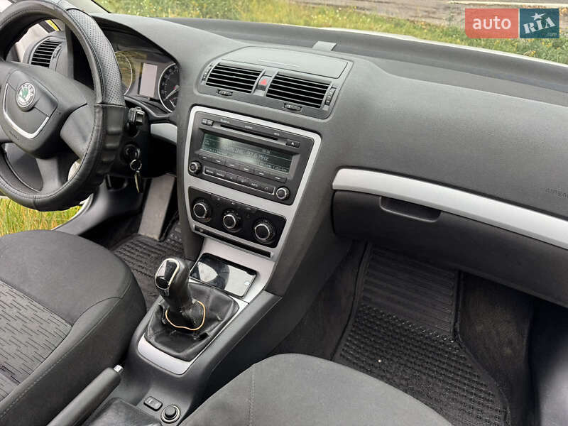 Лифтбек Skoda Octavia 2011 в Краснокутске