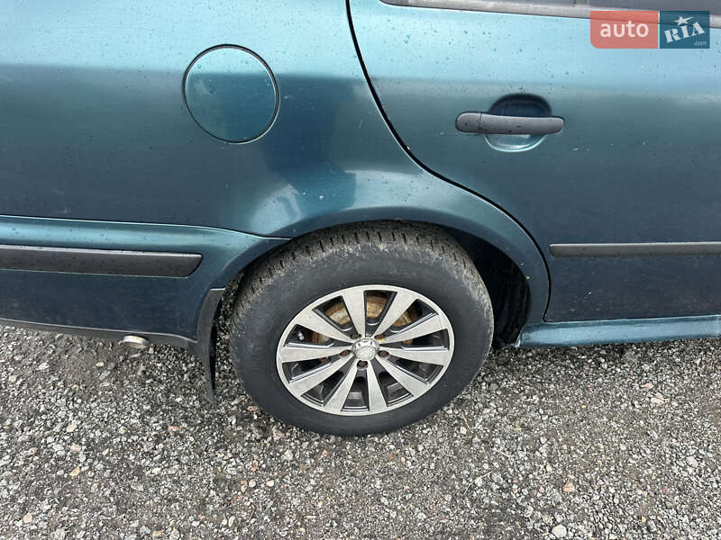 Лифтбек Skoda Octavia 1998 в Киеве