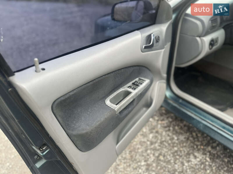 Лифтбек Skoda Octavia 1998 в Киеве