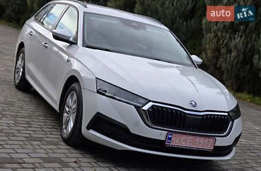 Универсал Skoda Octavia 2021 в Самборе