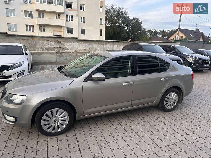 Ліфтбек Skoda Octavia 2015 в Львові
