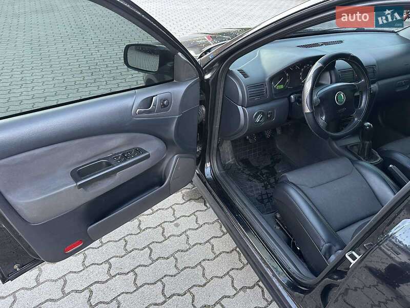 Лифтбек Skoda Octavia 2003 в Львове