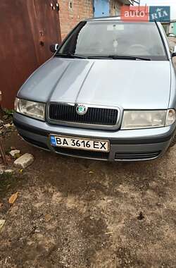 Лифтбек Skoda Octavia 2003 в Кропивницком