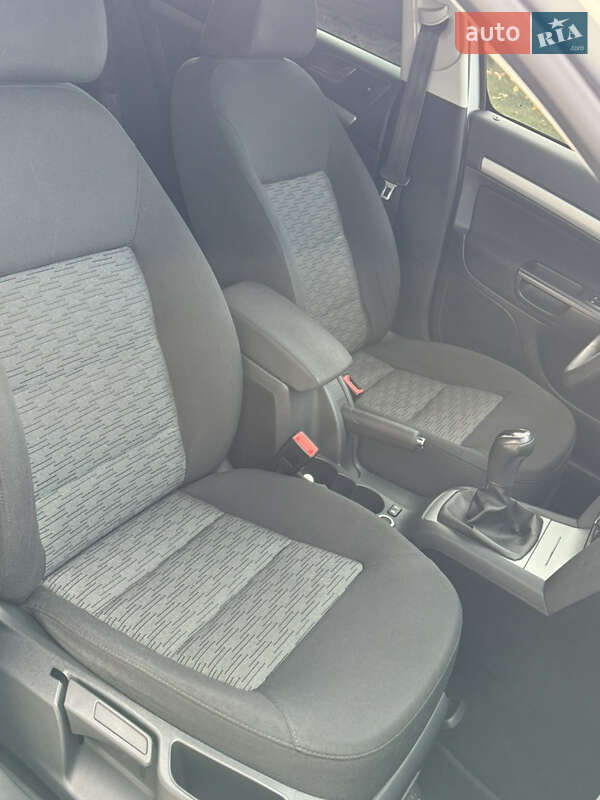 Универсал Skoda Octavia 2012 в Ровно