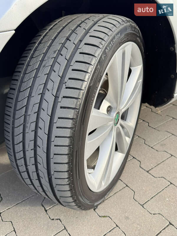 Универсал Skoda Octavia 2012 в Ровно