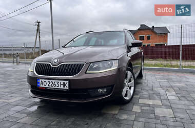 Универсал Skoda Octavia 2015 в Хусте
