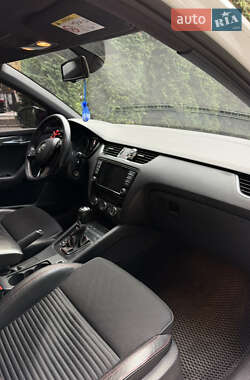 Універсал Skoda Octavia 2015 в  фото 35 Універсал Skoda Octavia 2015 в