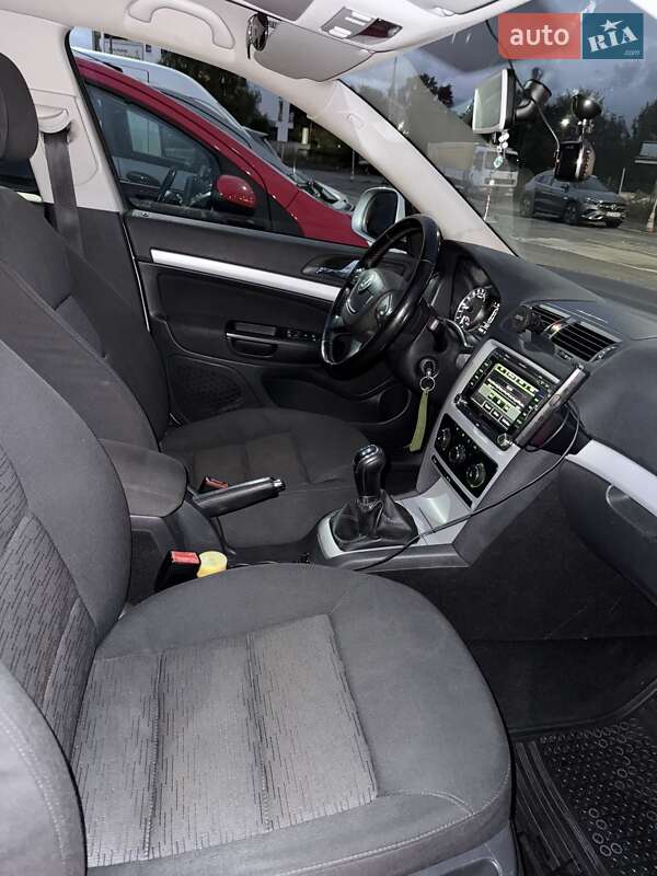 Универсал Skoda Octavia 2011 в Львове