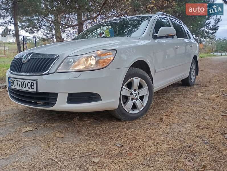 Универсал Skoda Octavia 2010 в Самборе фото Универсал Skoda Octavia 2010 в Самборе