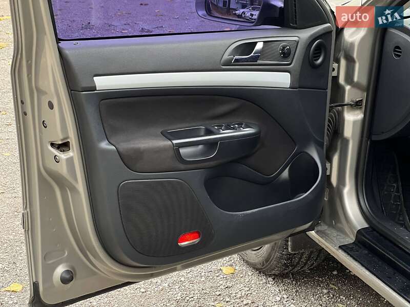 Лифтбек Skoda Octavia 2010 в Каменском