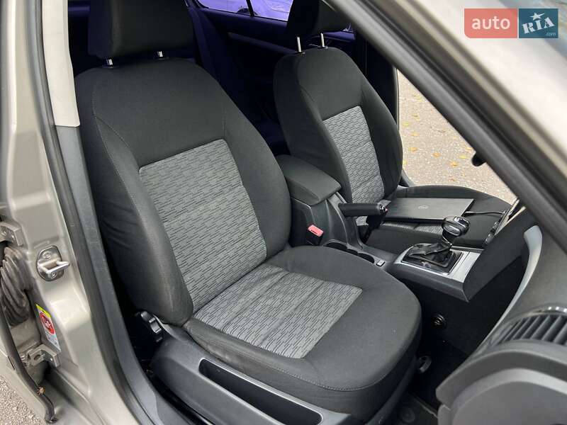 Лифтбек Skoda Octavia 2010 в Каменском