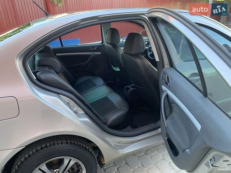 Лифтбек Skoda Octavia 2009 в Львове