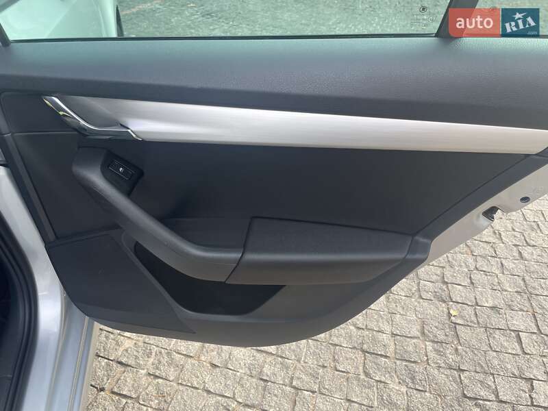 Універсал Skoda Octavia 2020 в Дніпрі