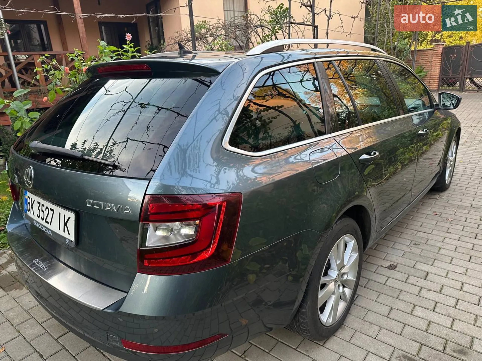 Skoda Octavia 2018 VIN TMBJJ7NE2J0322882 фото оголошення 5 з 39
