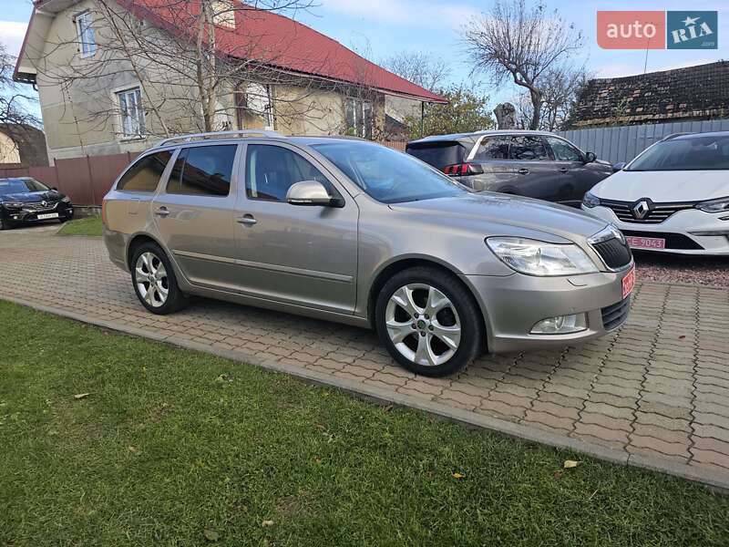 Универсал Skoda Octavia 2012 в Стрые