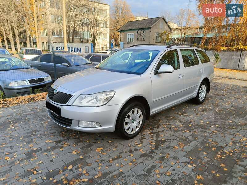 Универсал Skoda Octavia 2010 в Миргороде