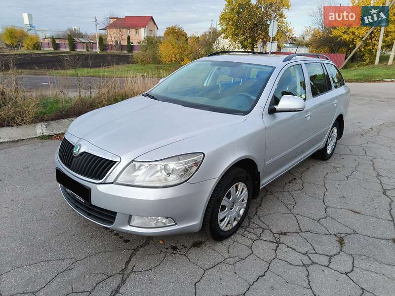 Универсал Skoda Octavia 2010 в Миргороде
