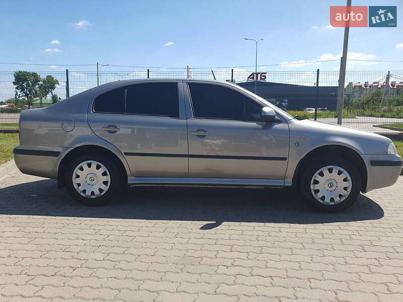 Лифтбек Skoda Octavia 2010 в Радехове фото 5 Лифтбек Skoda Octavia 2010 в Радехове