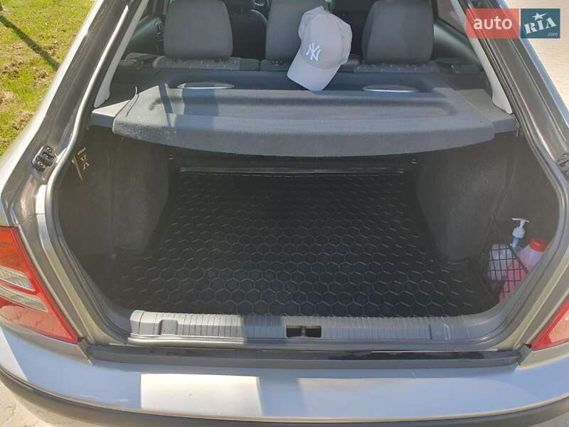 Лифтбек Skoda Octavia 2010 в Радехове фото 7 Лифтбек Skoda Octavia 2010 в Радехове