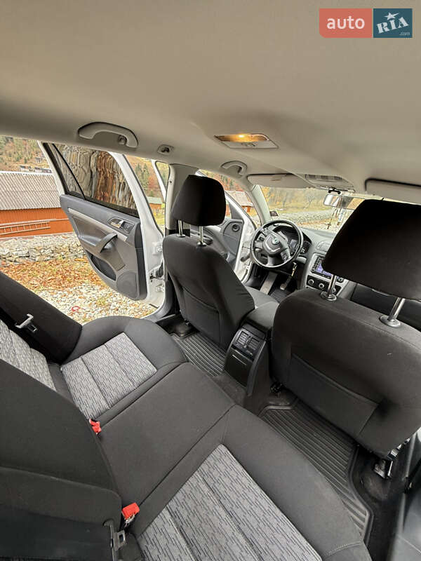 Универсал Skoda Octavia 2010 в Стрые фото 13 Универсал Skoda Octavia 2010 в Стрые
