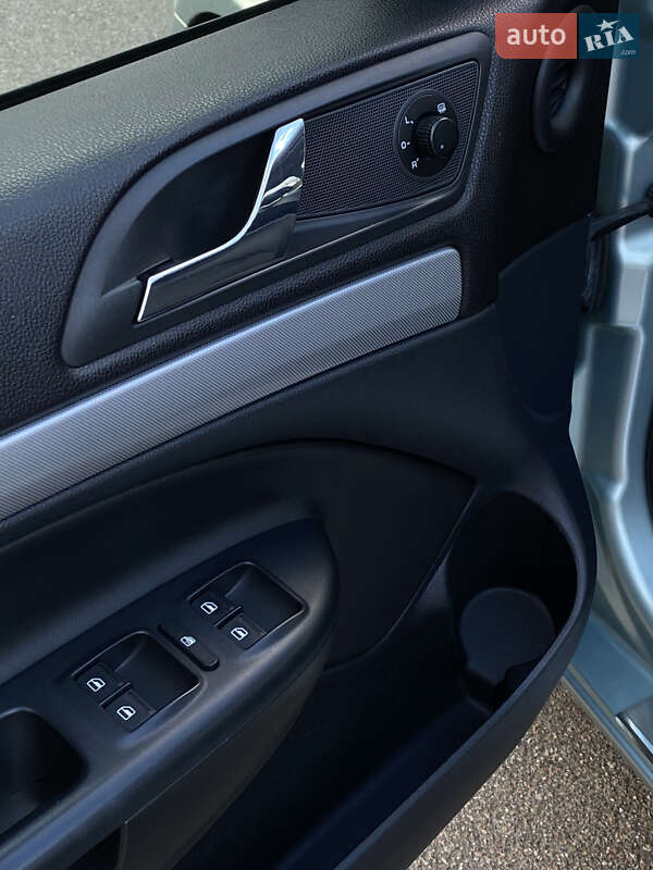 Универсал Skoda Octavia 2009 в Киеве фото 30 Универсал Skoda Octavia 2009 в Киеве