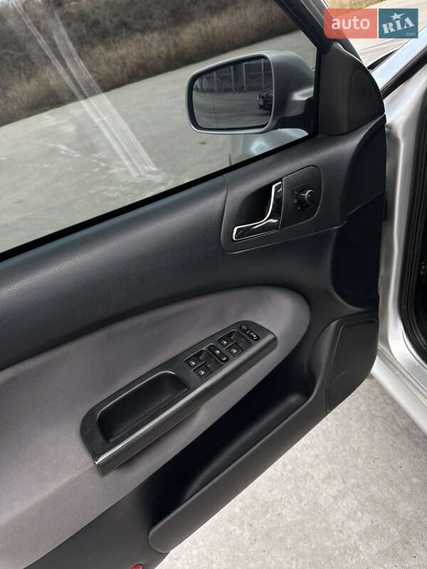 Лифтбек Skoda Octavia 2006 в Коростене фото 16 Лифтбек Skoda Octavia 2006 в Коростене