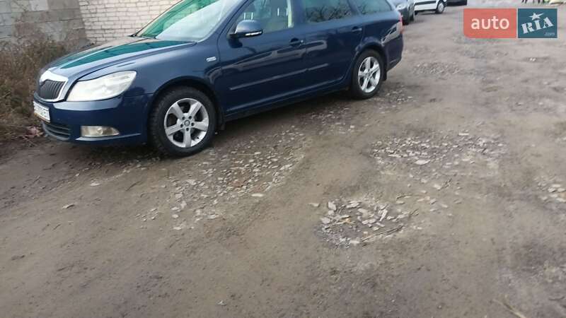 Універсал Skoda Octavia 2012 в Маневичах