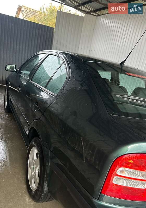 Лифтбек Skoda Octavia 2005 в Шумске