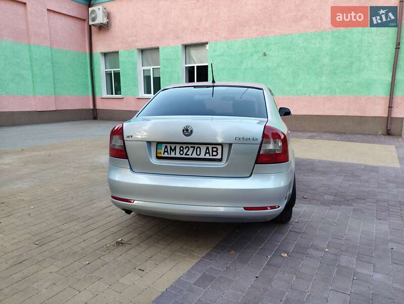 Лифтбек Skoda Octavia 2010 в Житомире