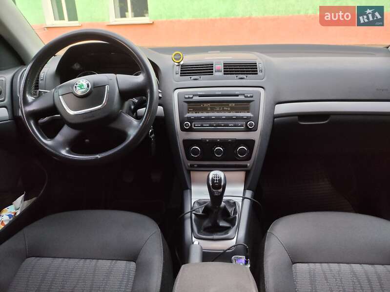 Лифтбек Skoda Octavia 2010 в Житомире