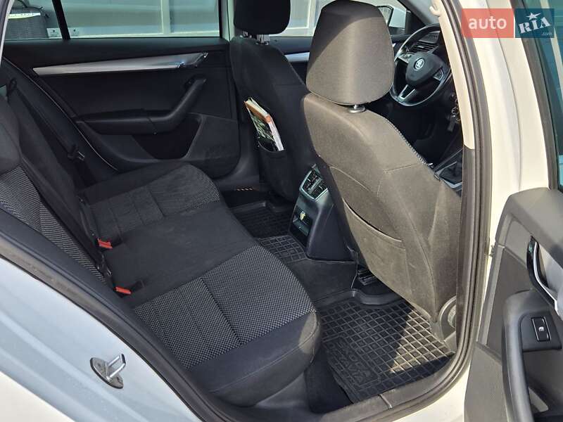 Универсал Skoda Octavia 2015 в Киеве фото 14 Универсал Skoda Octavia 2015 в Киеве