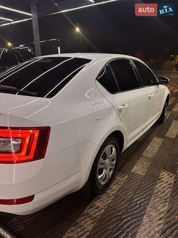 Лифтбек Skoda Octavia 2013 в Ужгороде