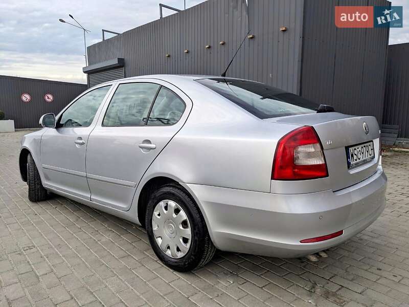 Ліфтбек Skoda Octavia 2010 в Рівному