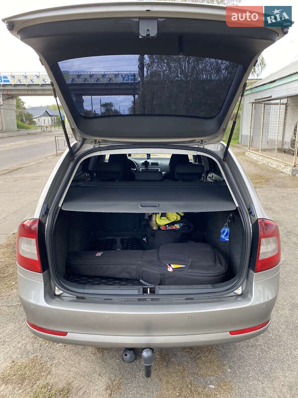 Универсал Skoda Octavia 2010 в Вознесенске