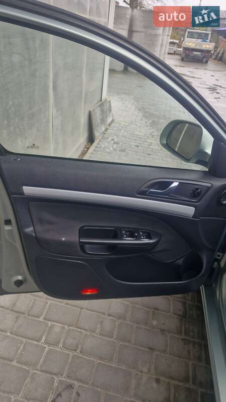 Лифтбек Skoda Octavia 2009 в Городке