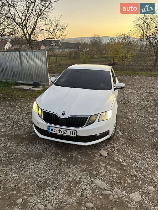 Лифтбек Skoda Octavia 2017 в Тячеве фото 2 Лифтбек Skoda Octavia 2017 в Тячеве