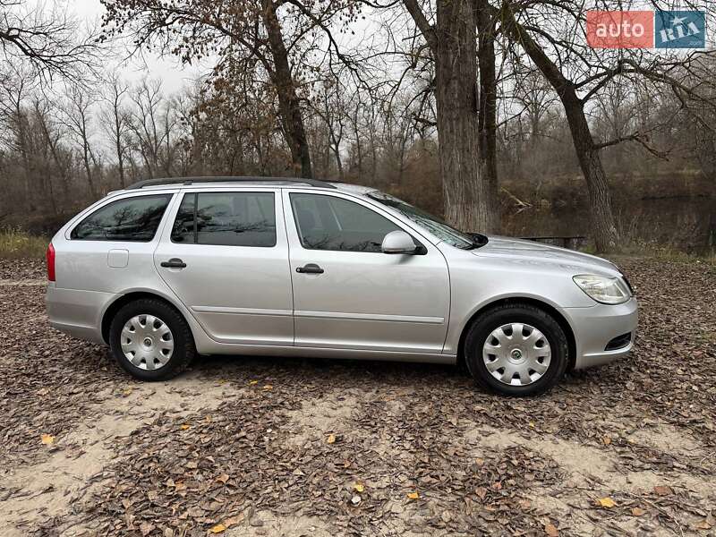 Универсал Skoda Octavia 2009 в Полтаве