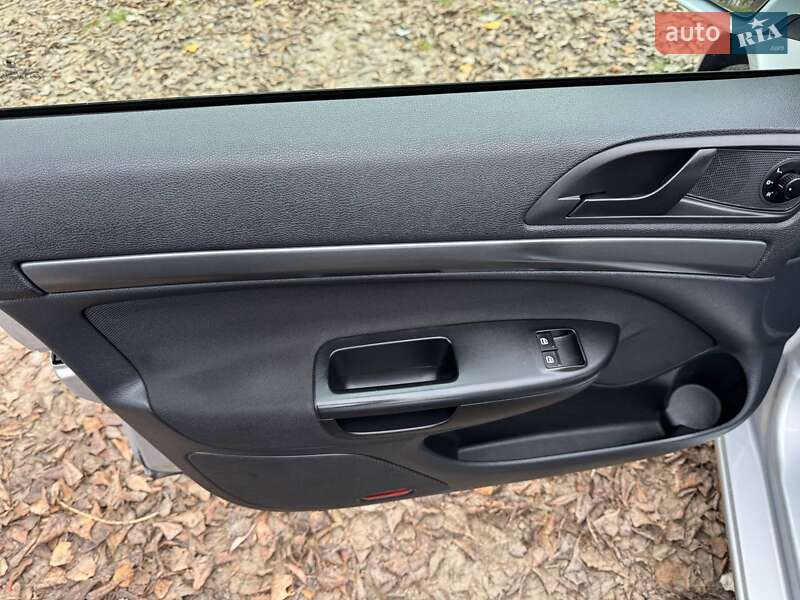 Универсал Skoda Octavia 2009 в Полтаве