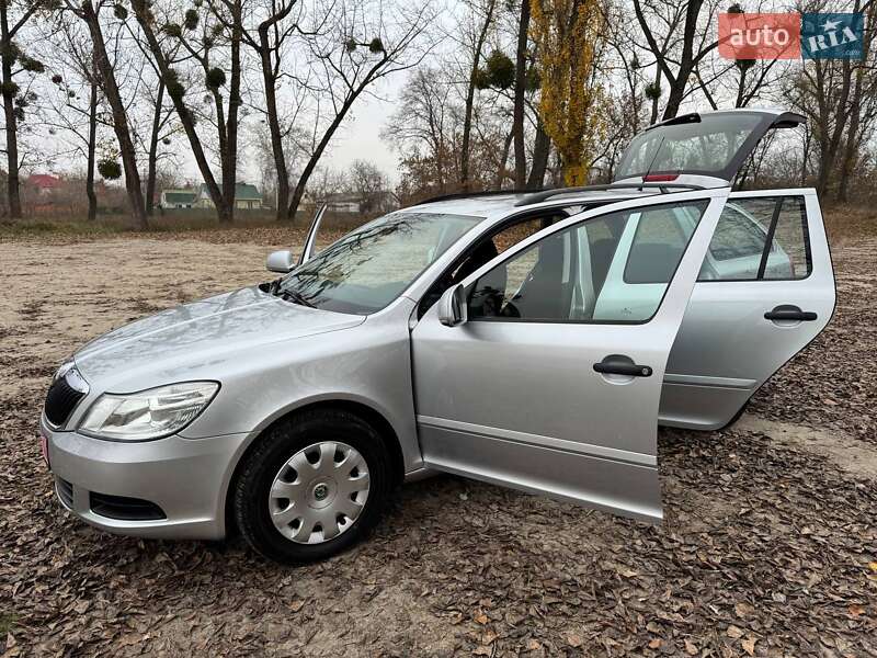 Универсал Skoda Octavia 2009 в Полтаве