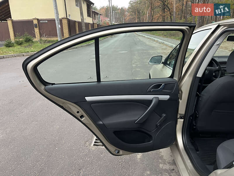 Лифтбек Skoda Octavia 2005 в Киеве
