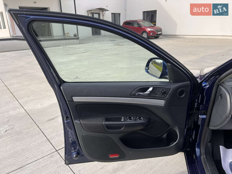 Универсал Skoda Octavia 2010 в Луцке