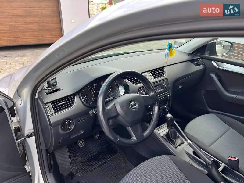 Универсал Skoda Octavia 2015 в Ровно