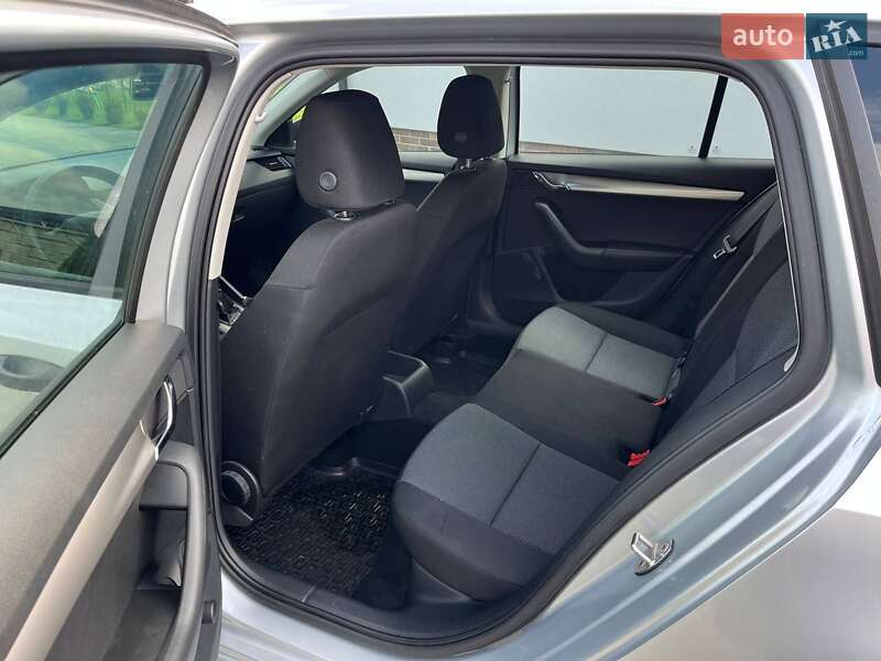 Универсал Skoda Octavia 2015 в Ровно
