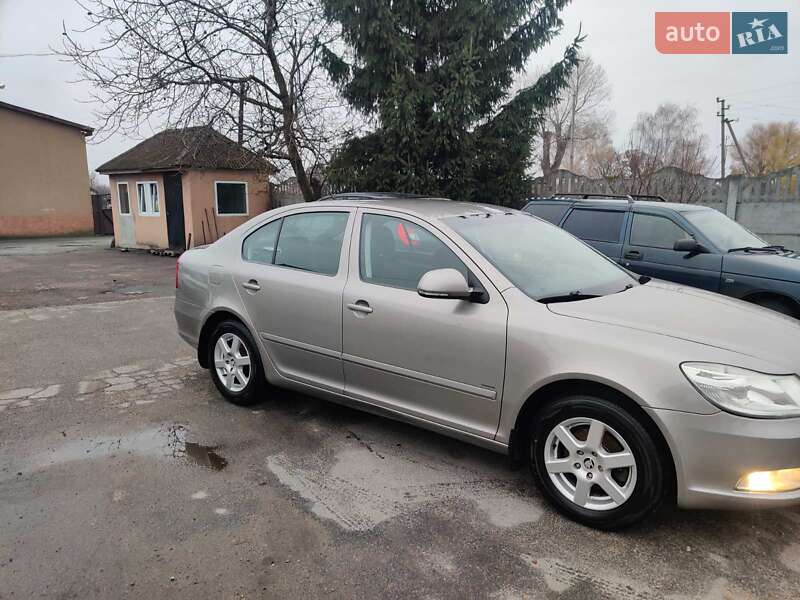 Лифтбек Skoda Octavia 2010 в Фастове
