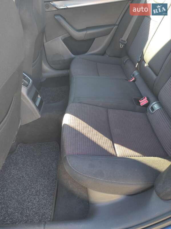 Універсал Skoda Octavia 2014 в Ужгороді